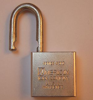 American lock 5200 front.jpg